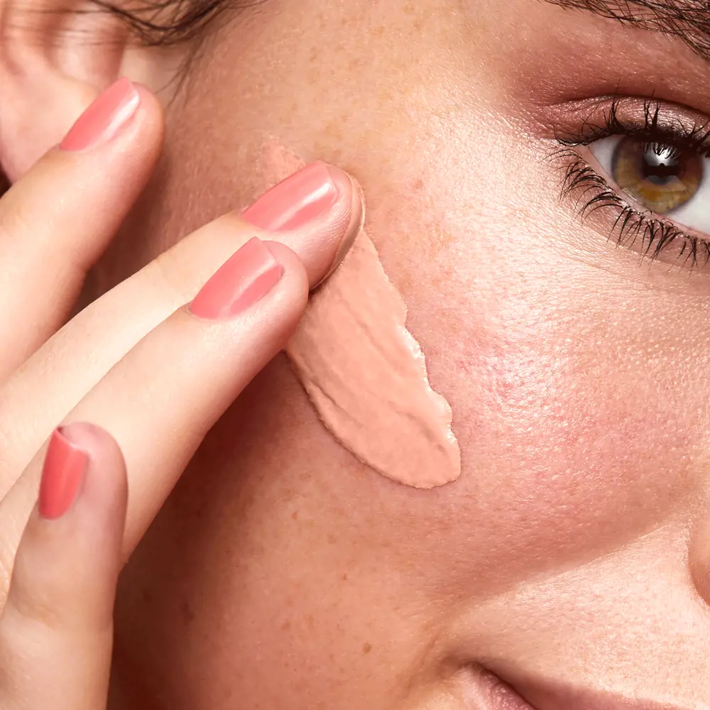 Тональный флюид для сияния кожи OnColour 39292 Oriflame Орифлэйм Беларусь